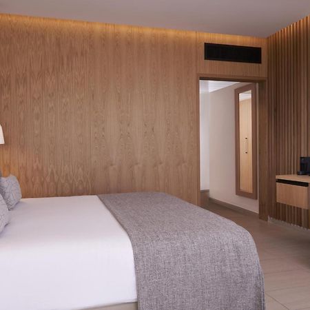 Atlantica Bay - Adults Only Hotel Лимасол Екстериор снимка