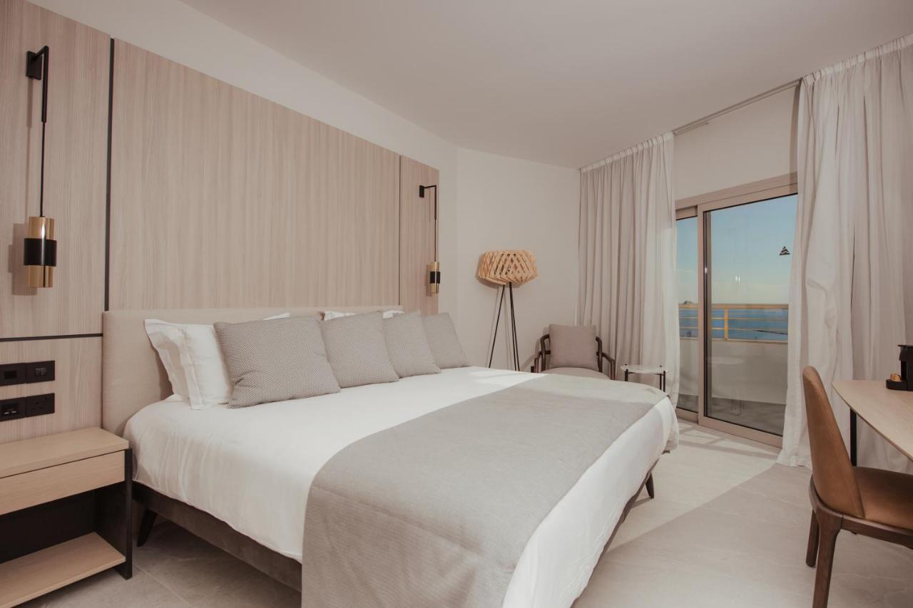 Atlantica Bay - Adults Only Hotel Лимасол Екстериор снимка