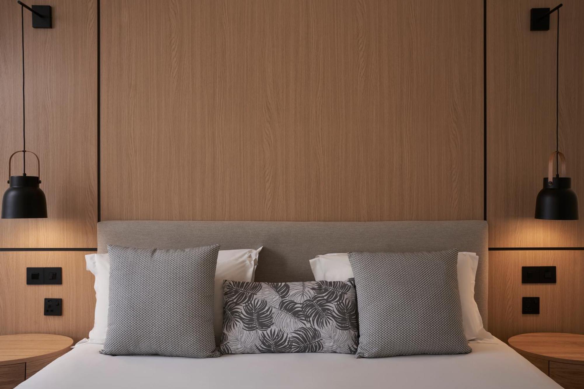 Atlantica Bay - Adults Only Hotel Лимасол Екстериор снимка