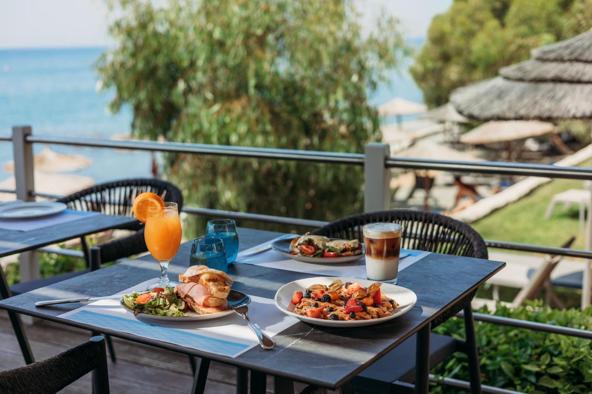 Atlantica Bay - Adults Only Hotel Лимасол Екстериор снимка
